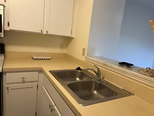 a close view of sink and tap