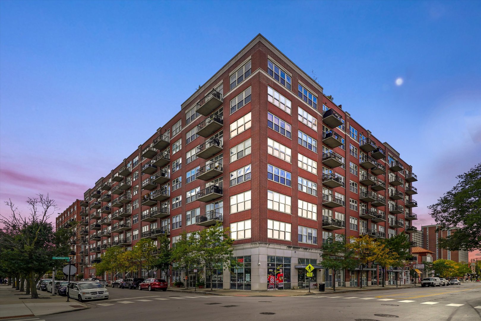 6 South Laflin Street, Unit 910 Chicago, IL 60607 - Photo 22 of 23 a view of a building