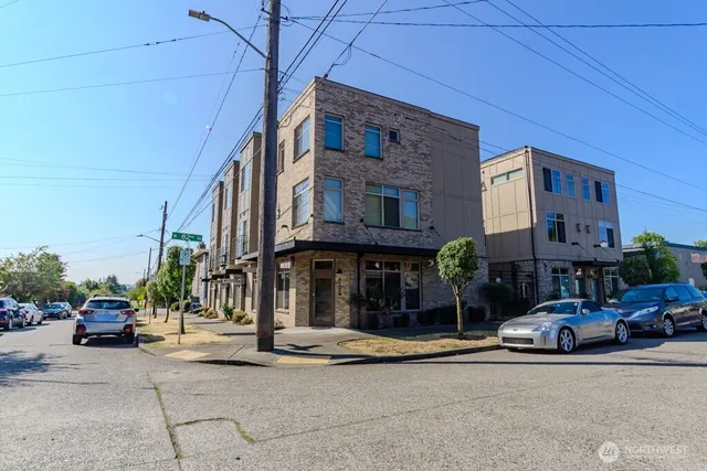a car parked in front of a building