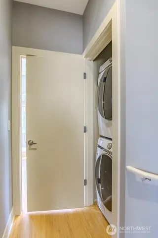 $3,595 | 8119 Stone Avenue North, Seattle, WA 98103