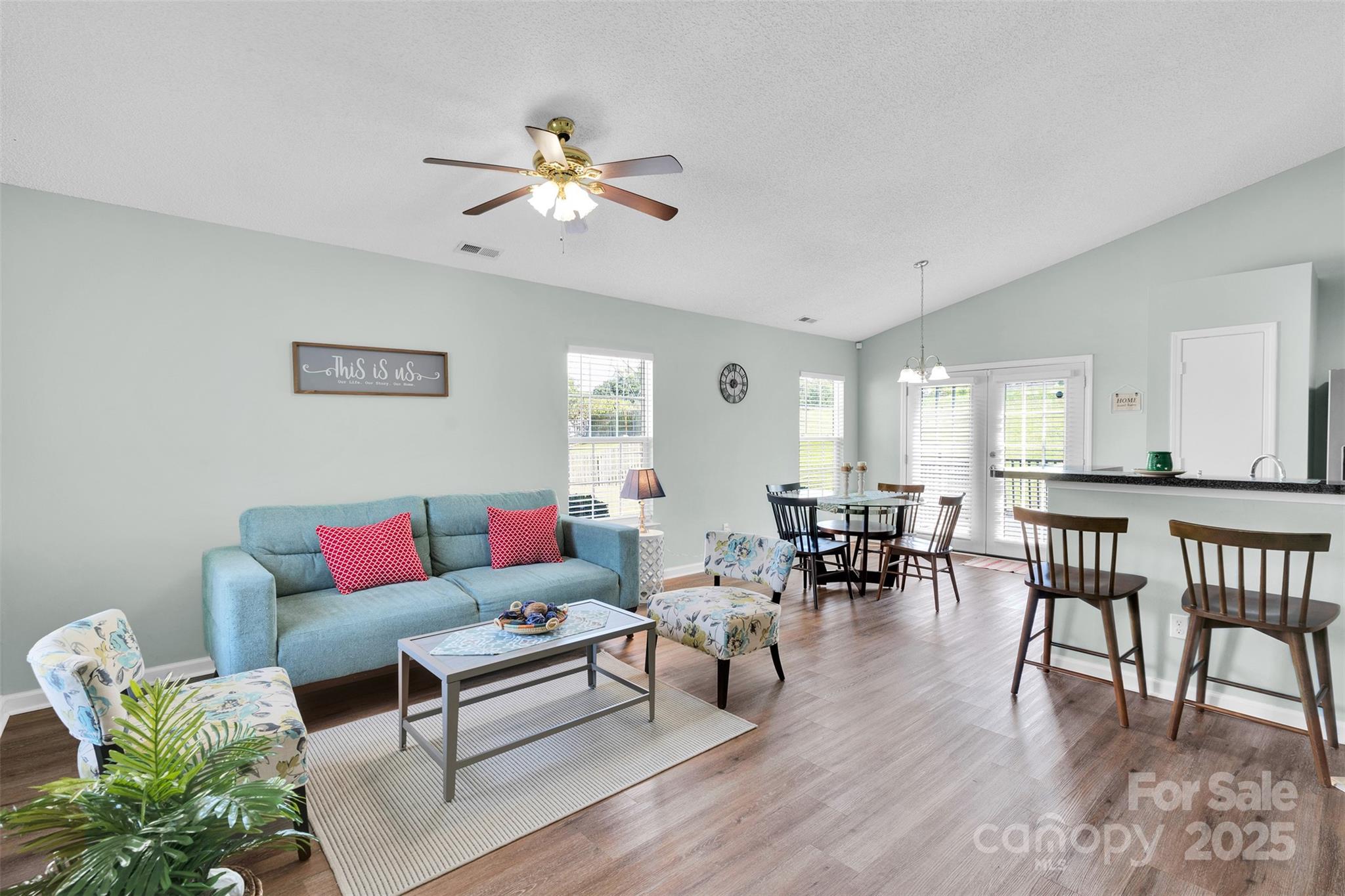 2027 Pimpernel Road Charlotte, NC 28213 - Photo 2 of 21