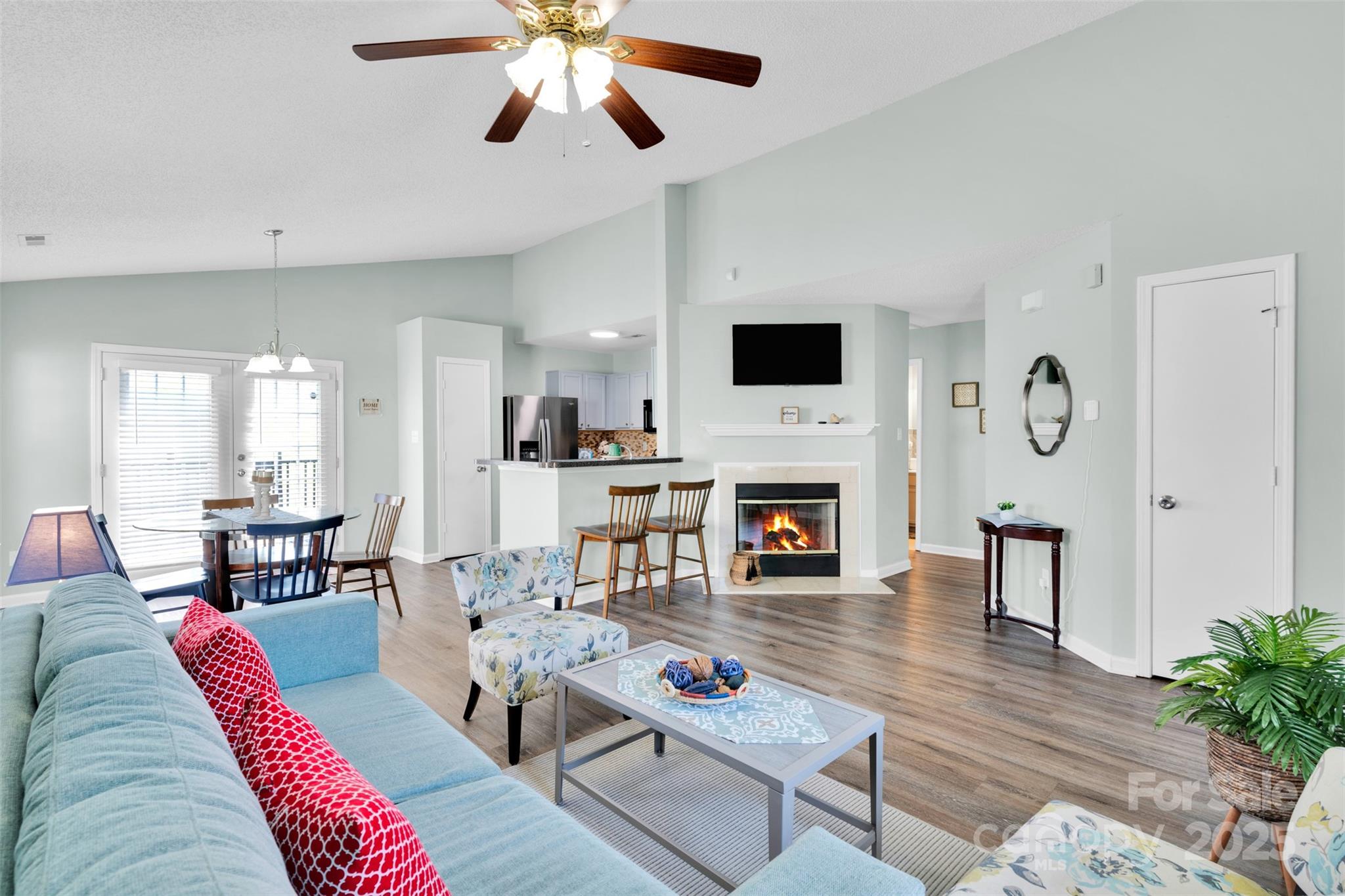 2027 Pimpernel Road Charlotte, NC 28213 - Photo 3 of 21