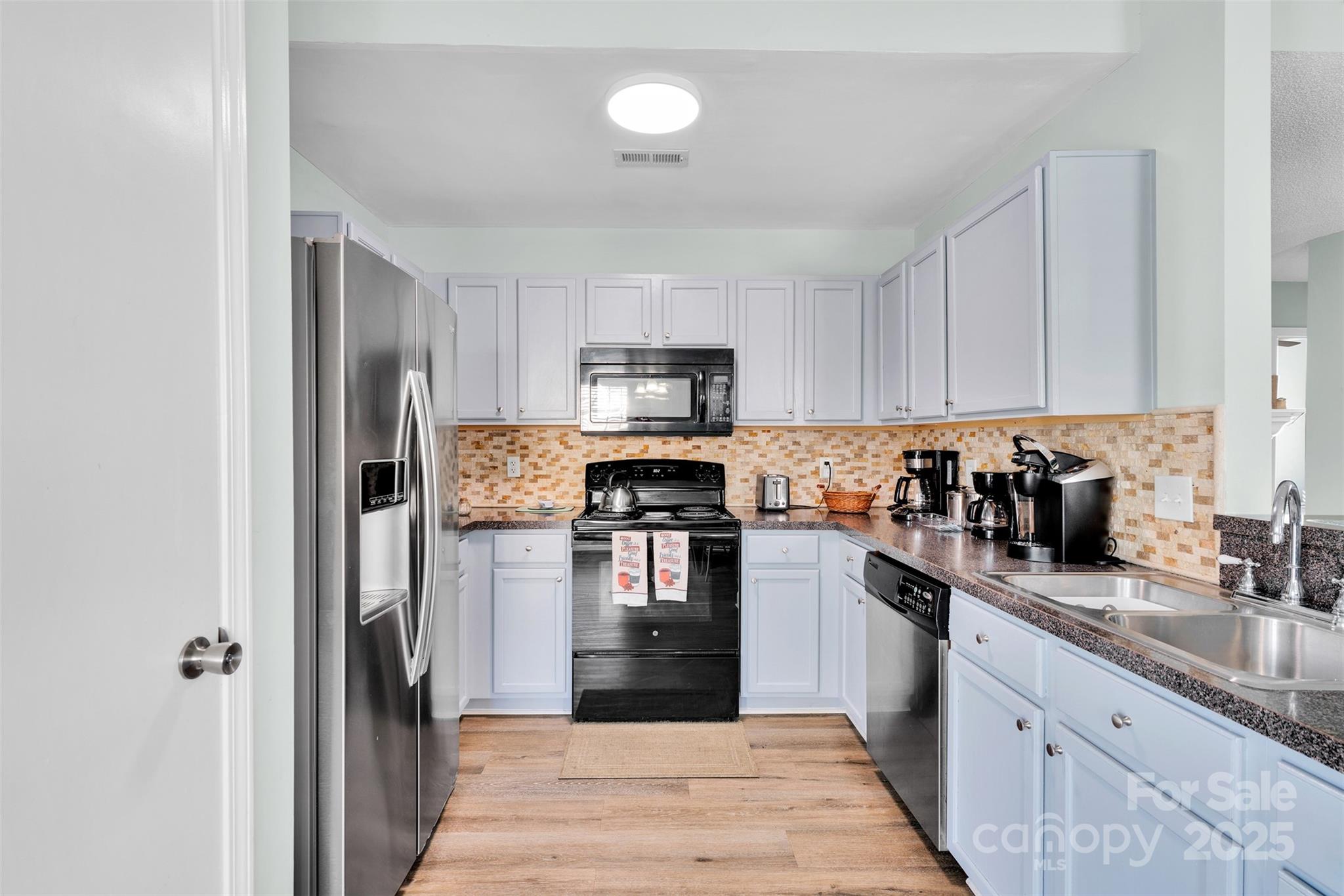 2027 Pimpernel Road Charlotte, NC 28213 - Photo 5 of 21