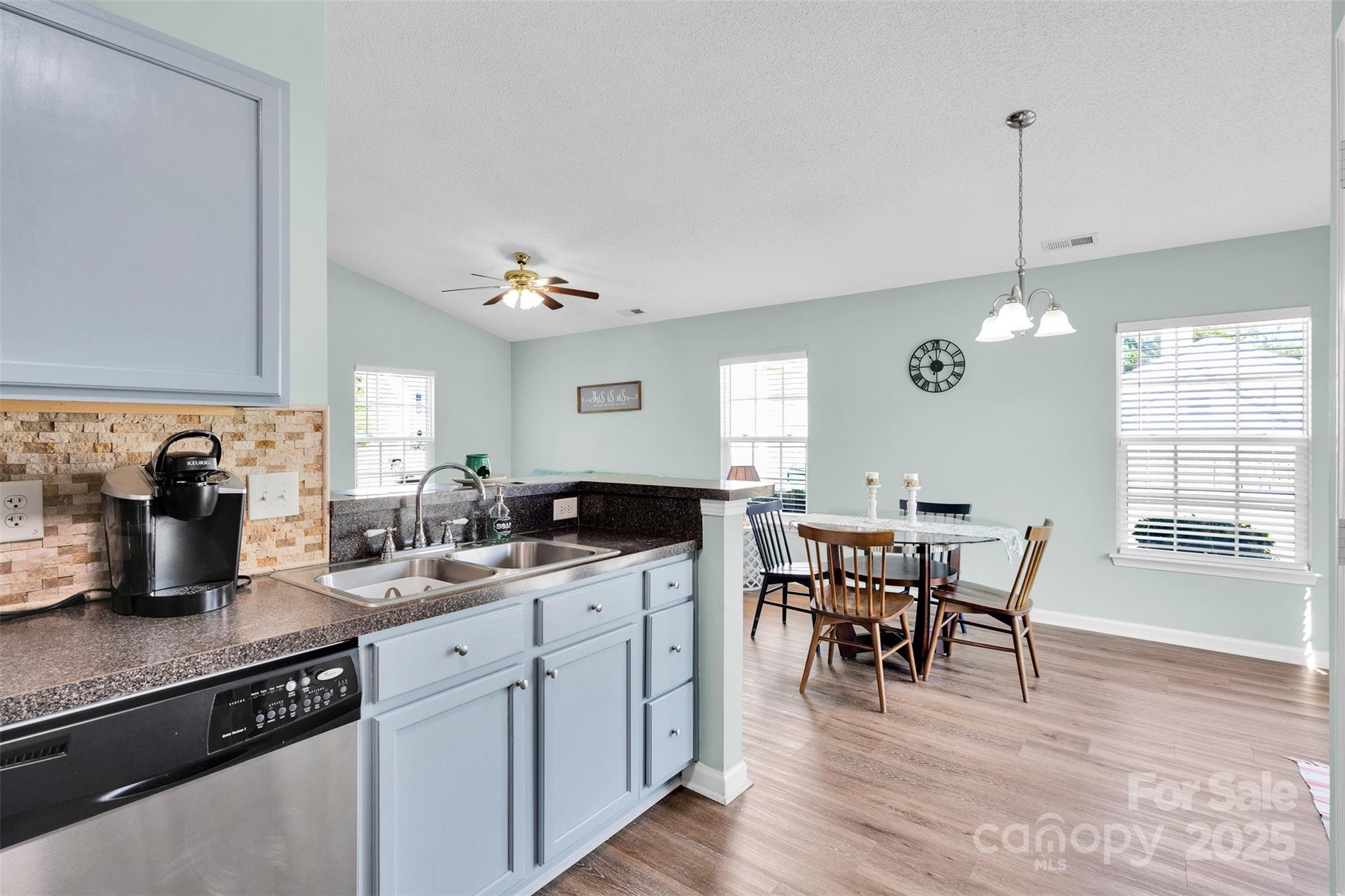 2027 Pimpernel Road Charlotte, NC 28213 - Photo 6 of 21