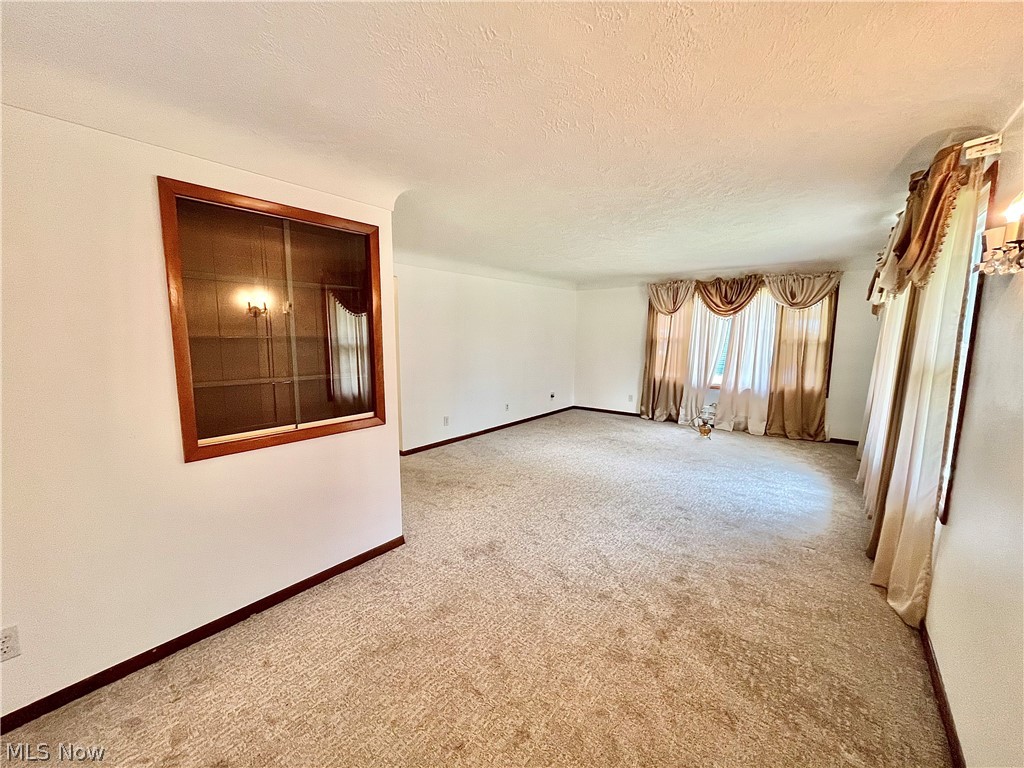 141 Welton Road Conneaut, OH 44030 - Photo 11 of 38