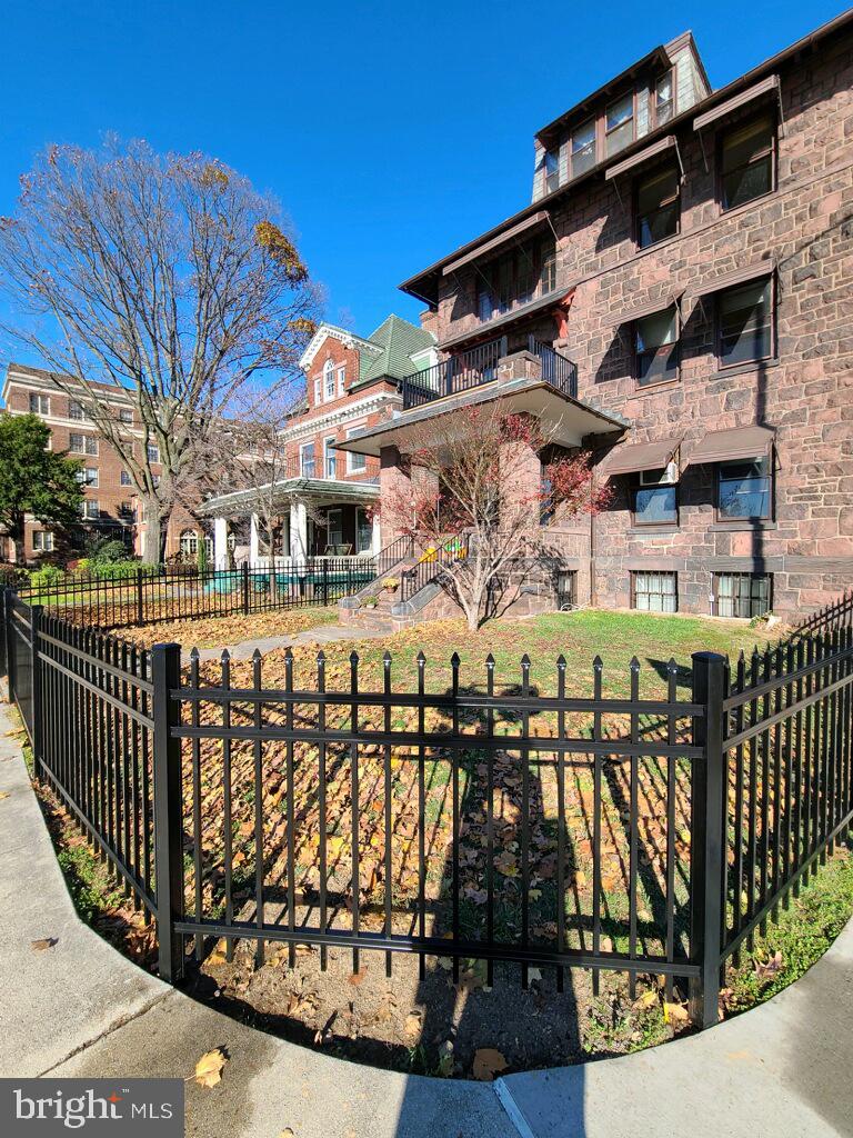 901 North Front Street, Unit 3R Harrisburg, PA 17102 - Photo 2 of 21 a view of a roof deck