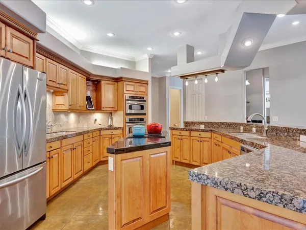$798,000 | 205 Twin Creek, Lufkin, TX 75904
