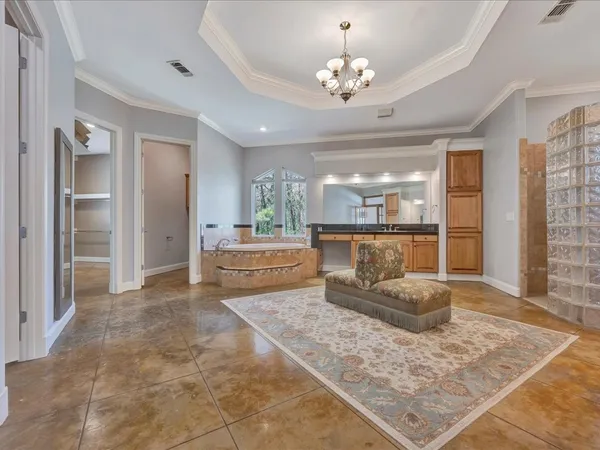 $798,000 | 205 Twin Creek, Lufkin, TX 75904