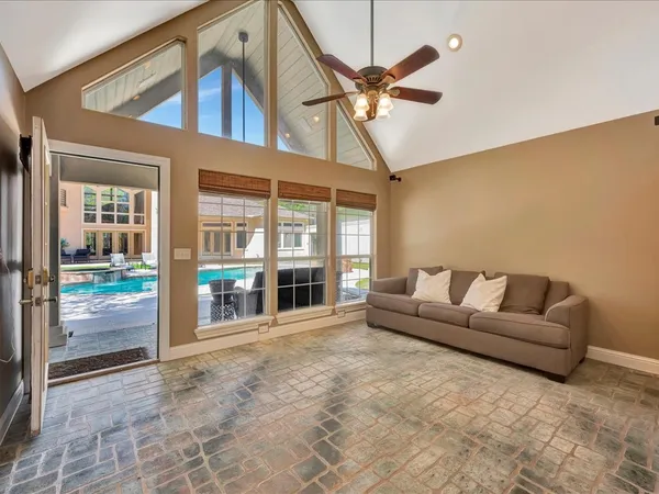 $798,000 | 205 Twin Creek, Lufkin, TX 75904