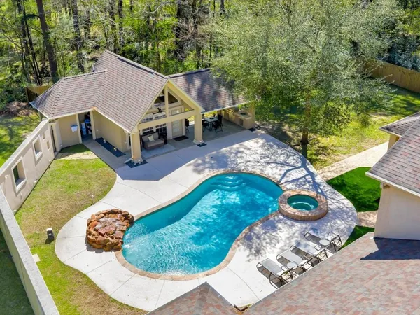 $798,000 | 205 Twin Creek, Lufkin, TX 75904