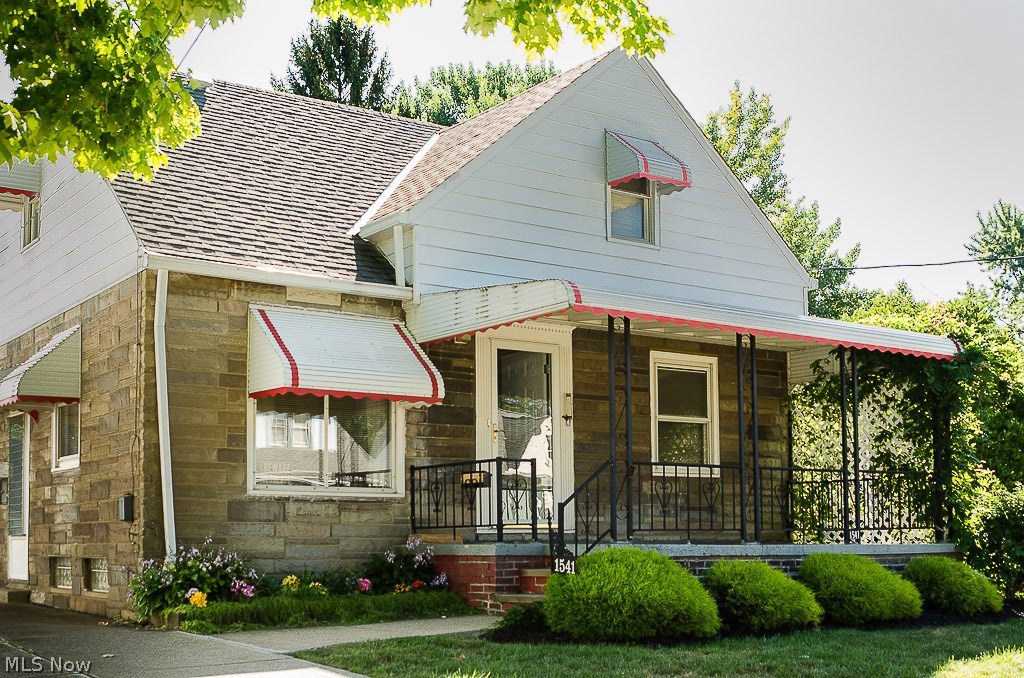 1541 Mapledale Road Wickliffe, OH 44092 - Photo 2 of 18 Gallery Image 2