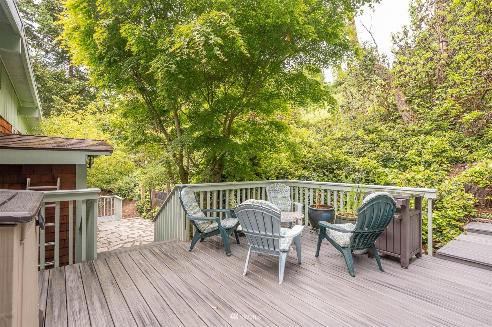 9238 Southwest Summerhurst Road Vashon, WA 98070 - Photo 16 of 38 Gallery Image 16