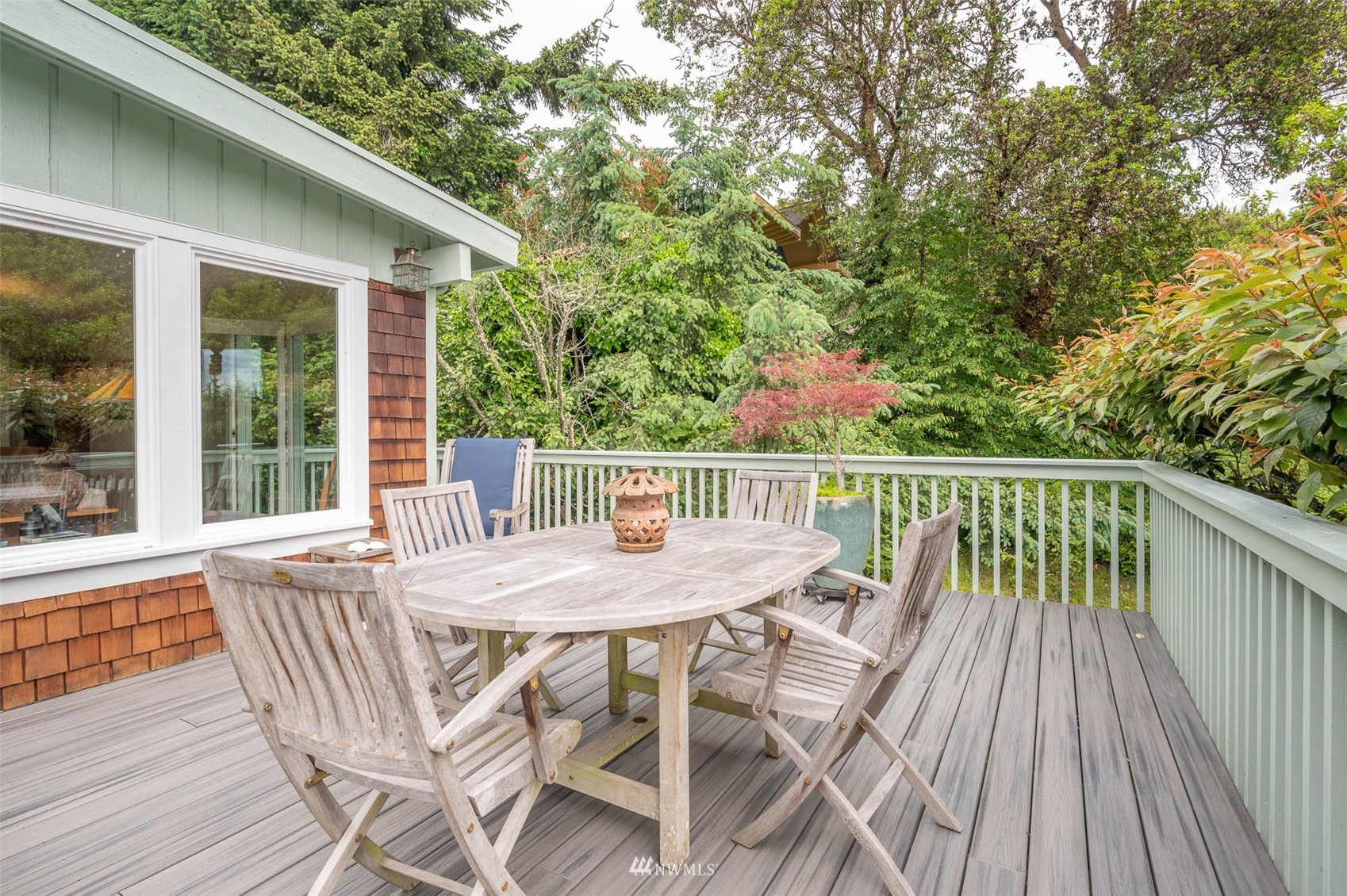 9238 Southwest Summerhurst Road Vashon, WA 98070 - Photo 17 of 38 Gallery Image 17