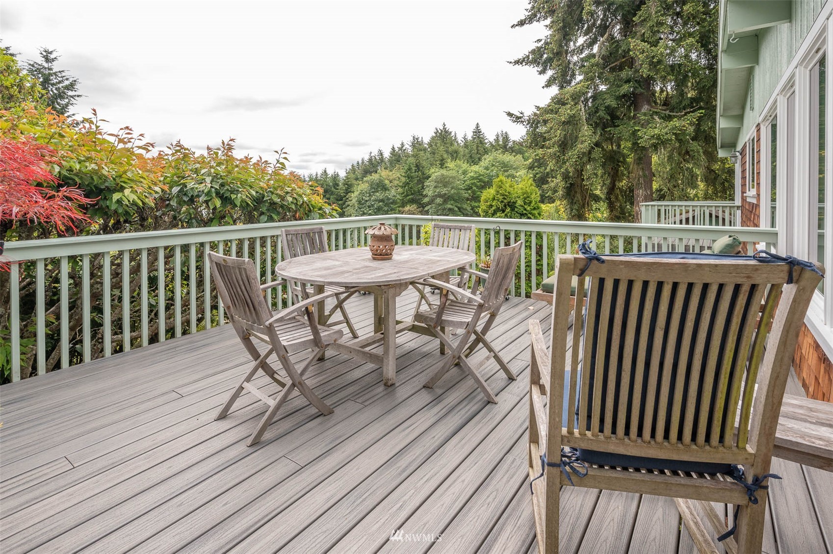 9238 Southwest Summerhurst Road Vashon, WA 98070 - Photo 18 of 38 Gallery Image 18