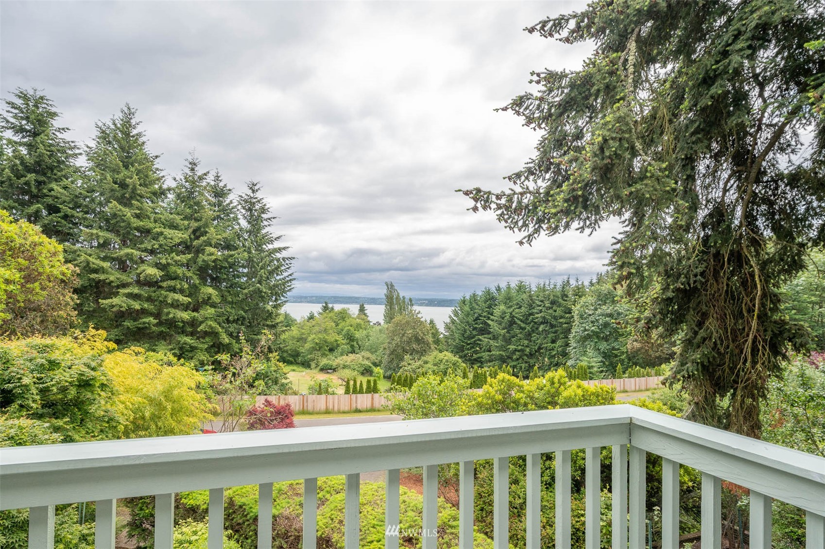 9238 Southwest Summerhurst Road Vashon, WA 98070 - Photo 19 of 38 Gallery Image 19
