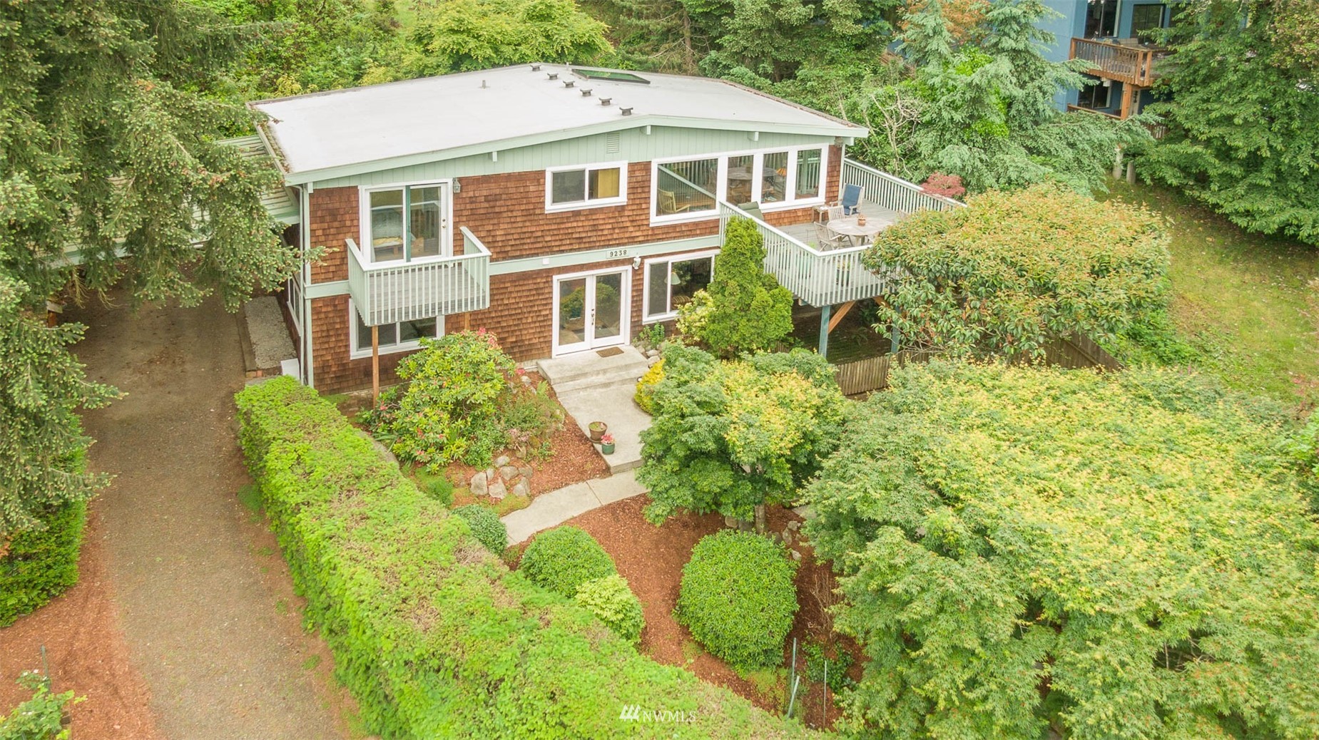 9238 Southwest Summerhurst Road Vashon, WA 98070 - Photo 2 of 38 Gallery Image 2