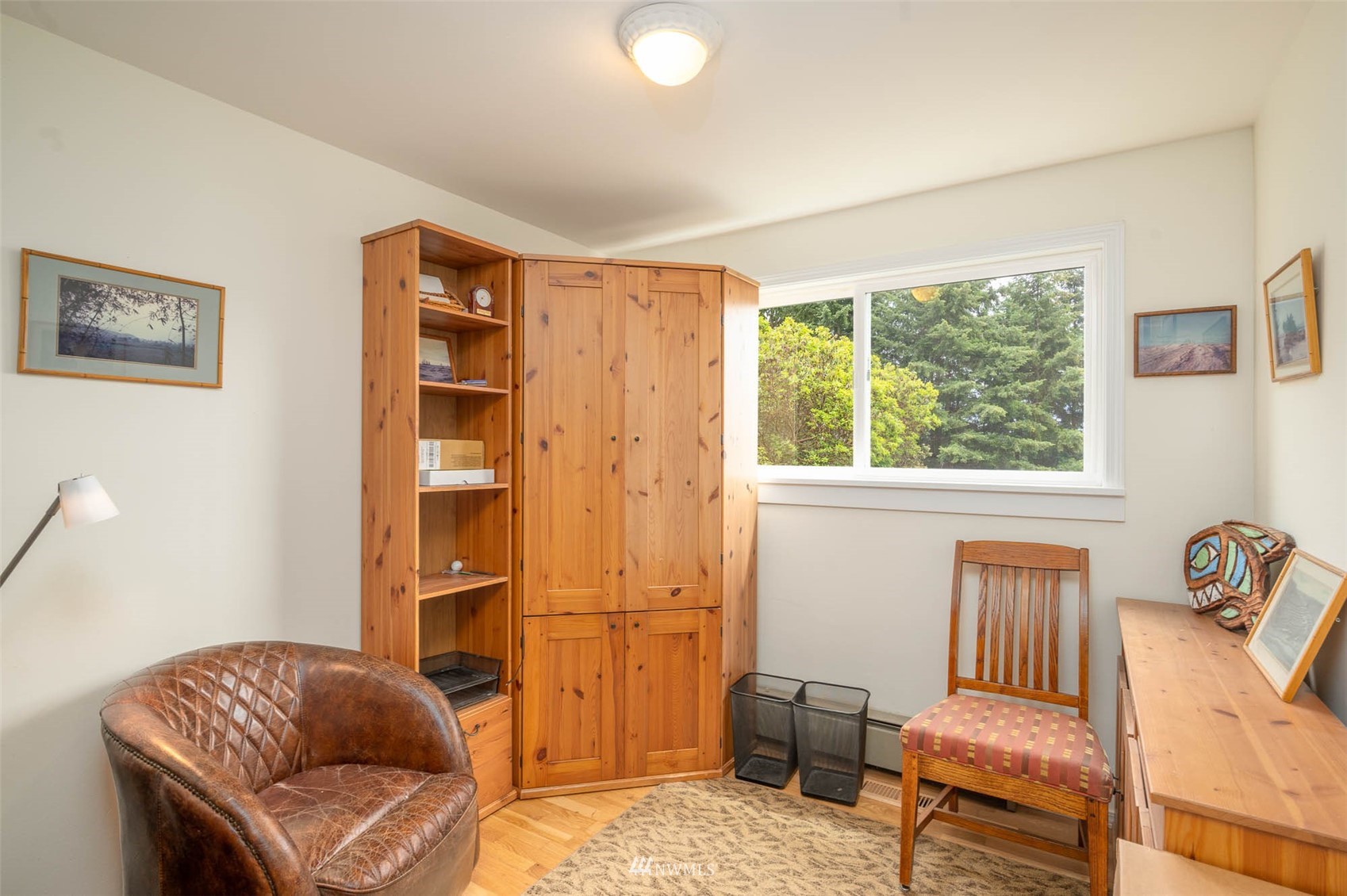 9238 Southwest Summerhurst Road Vashon, WA 98070 - Photo 23 of 38 Gallery Image 23