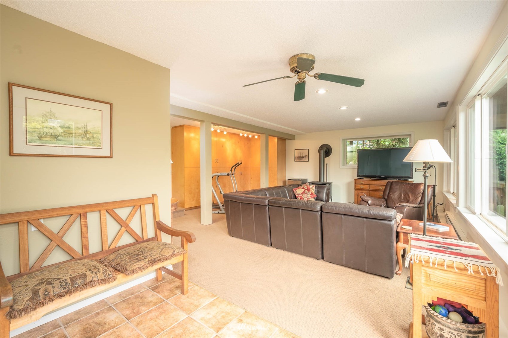 9238 Southwest Summerhurst Road Vashon, WA 98070 - Photo 26 of 38 Gallery Image 26