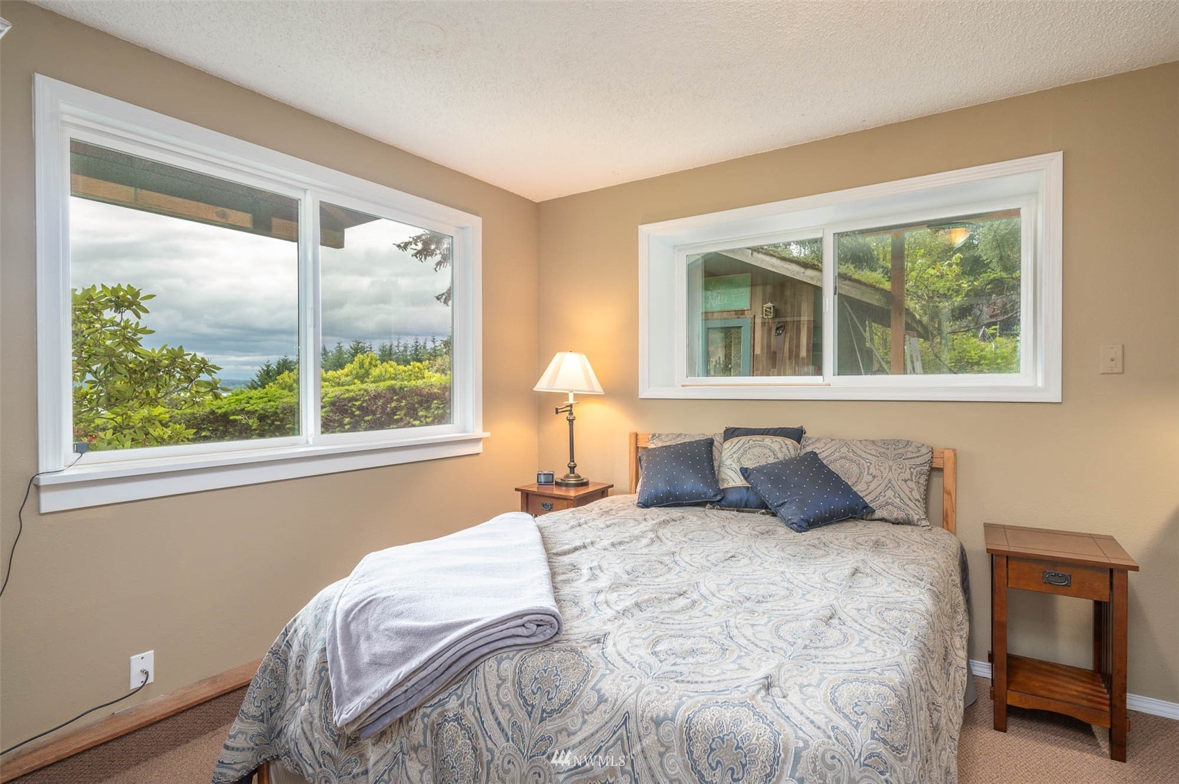 9238 Southwest Summerhurst Road Vashon, WA 98070 - Photo 29 of 38 Gallery Image 29