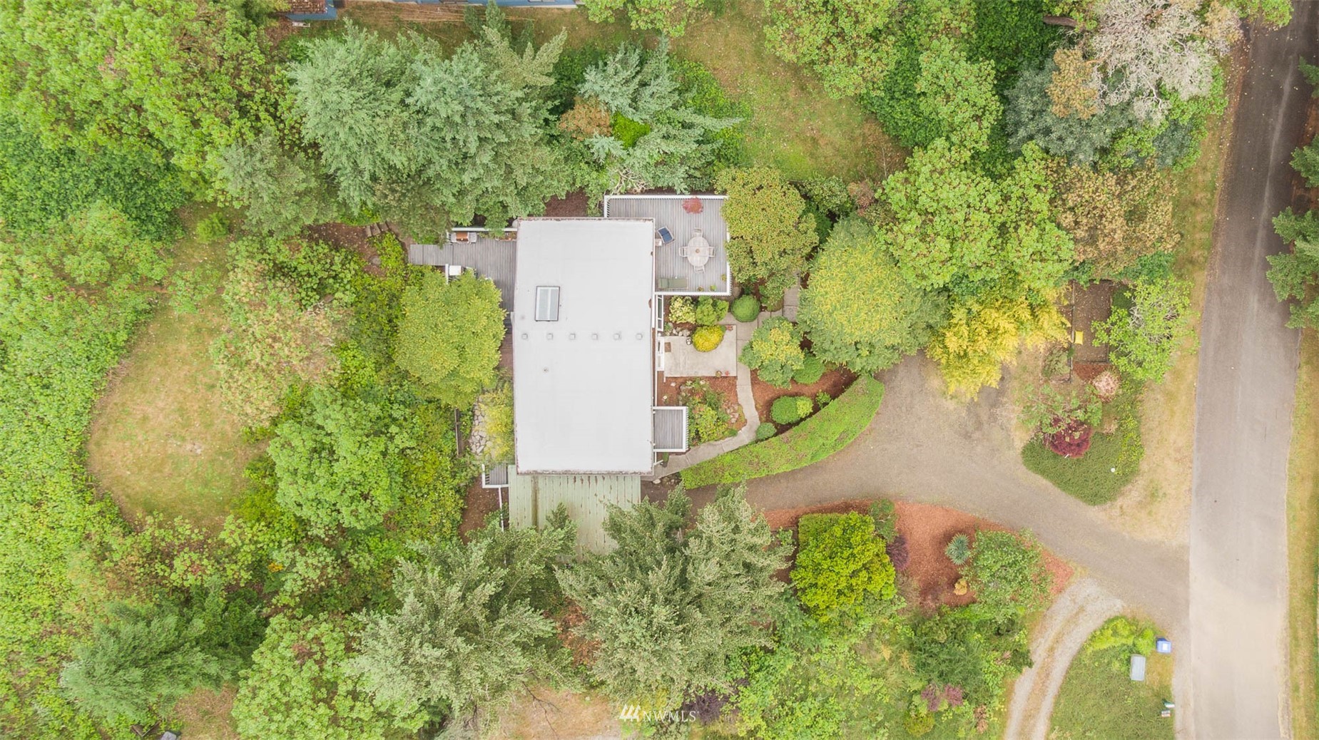 9238 Southwest Summerhurst Road Vashon, WA 98070 - Photo 38 of 38 Gallery Image 38