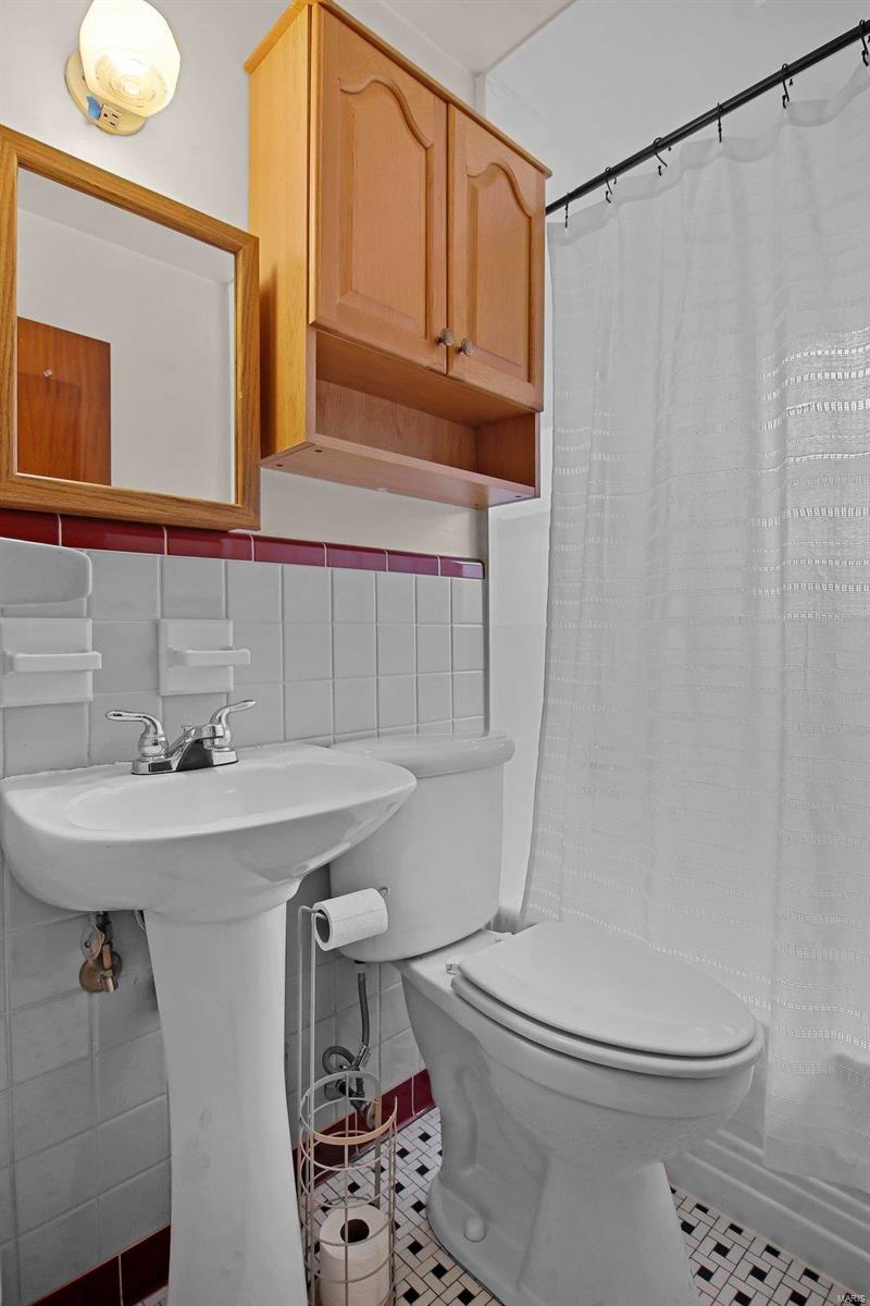 1915 Pontoon Road Granite City, IL 62040 - Photo 14 of 17 Gallery Image 14