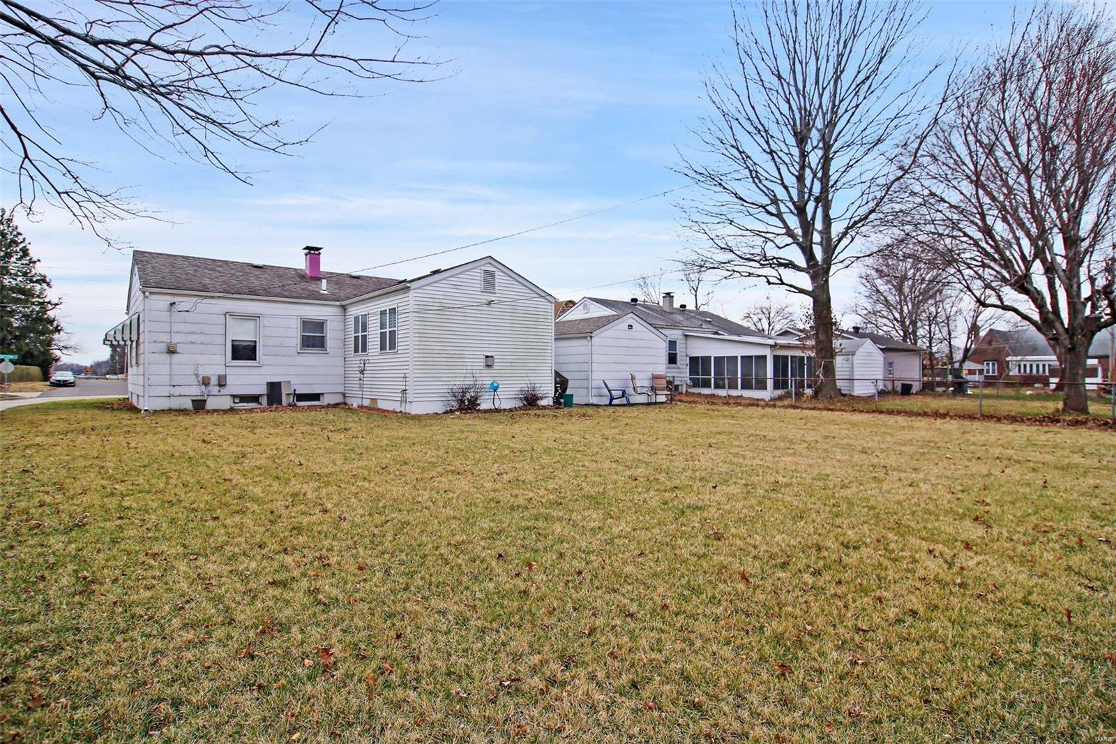 1915 Pontoon Road Granite City, IL 62040 - Photo 16 of 17 Gallery Image 16
