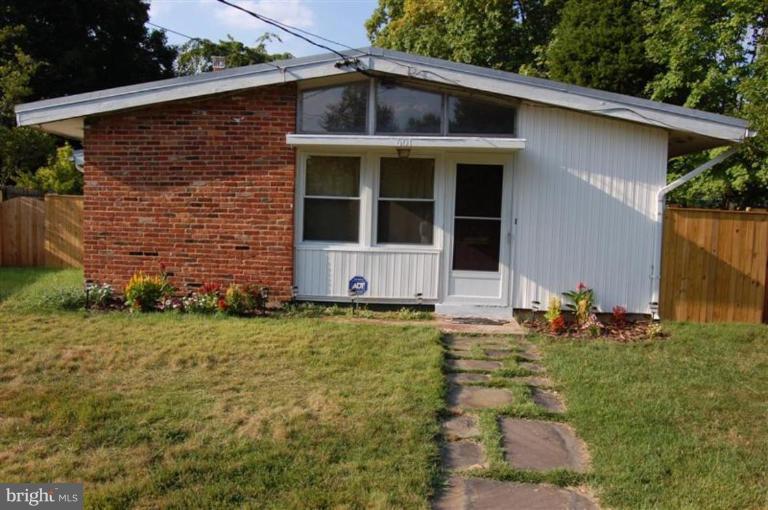 601 Kerwin Road Silver Spring, MD 20901 - Photo 1 of 13 a front view of a house with garden