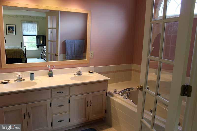 2657 Hazelwood Road Lancaster, PA 17601 - Photo 17 of 28 Gallery Image 17