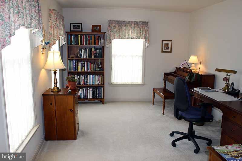 2657 Hazelwood Road Lancaster, PA 17601 - Photo 3 of 28 Gallery Image 3