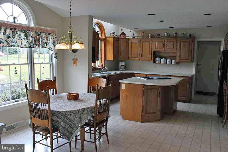 2657 Hazelwood Road Lancaster, PA 17601 - Photo 9 of 28 Gallery Image 9