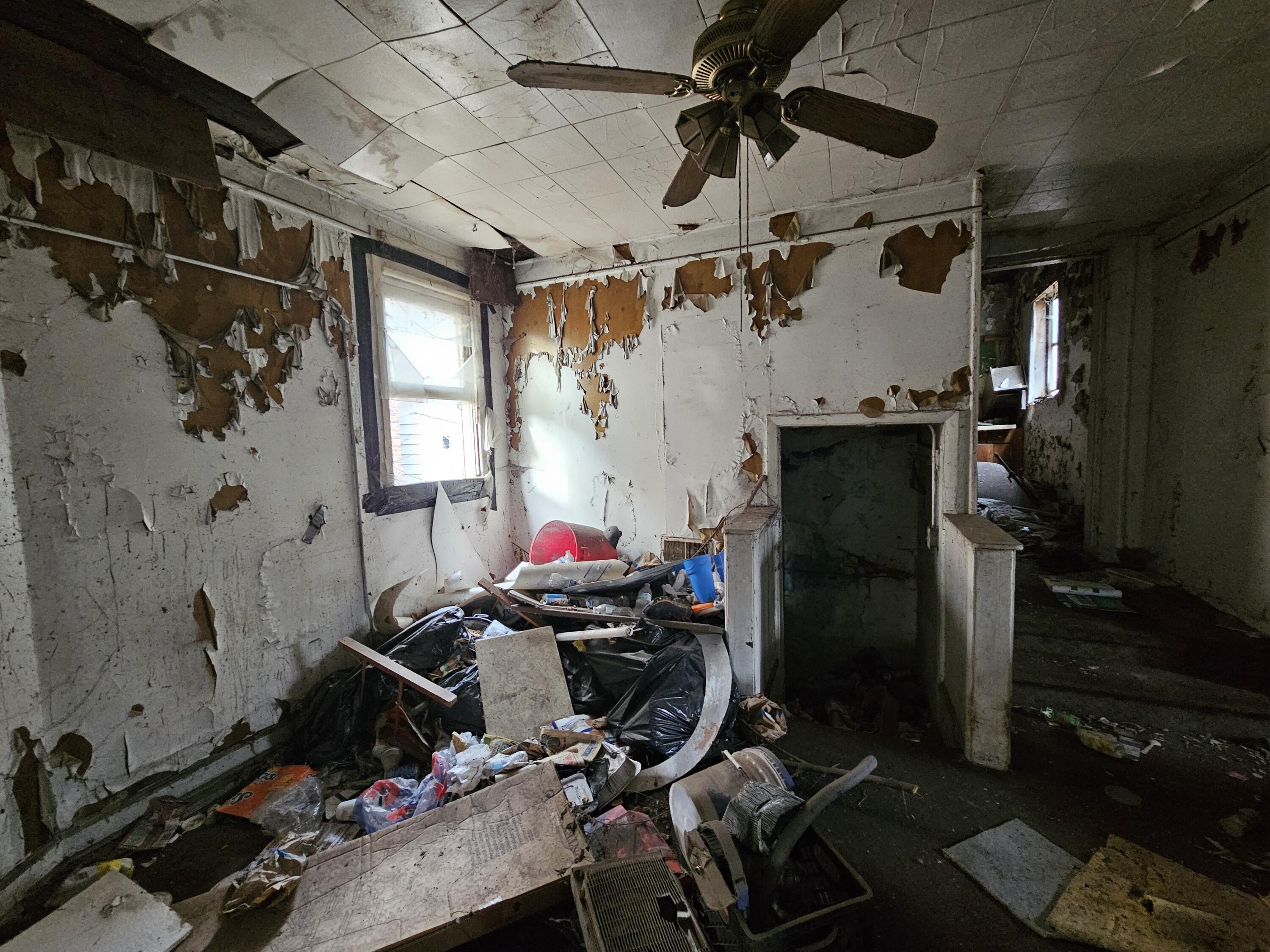 1695 West 10th Avenue Gary, IN 46404 - Photo 11 of 18 3000x2250