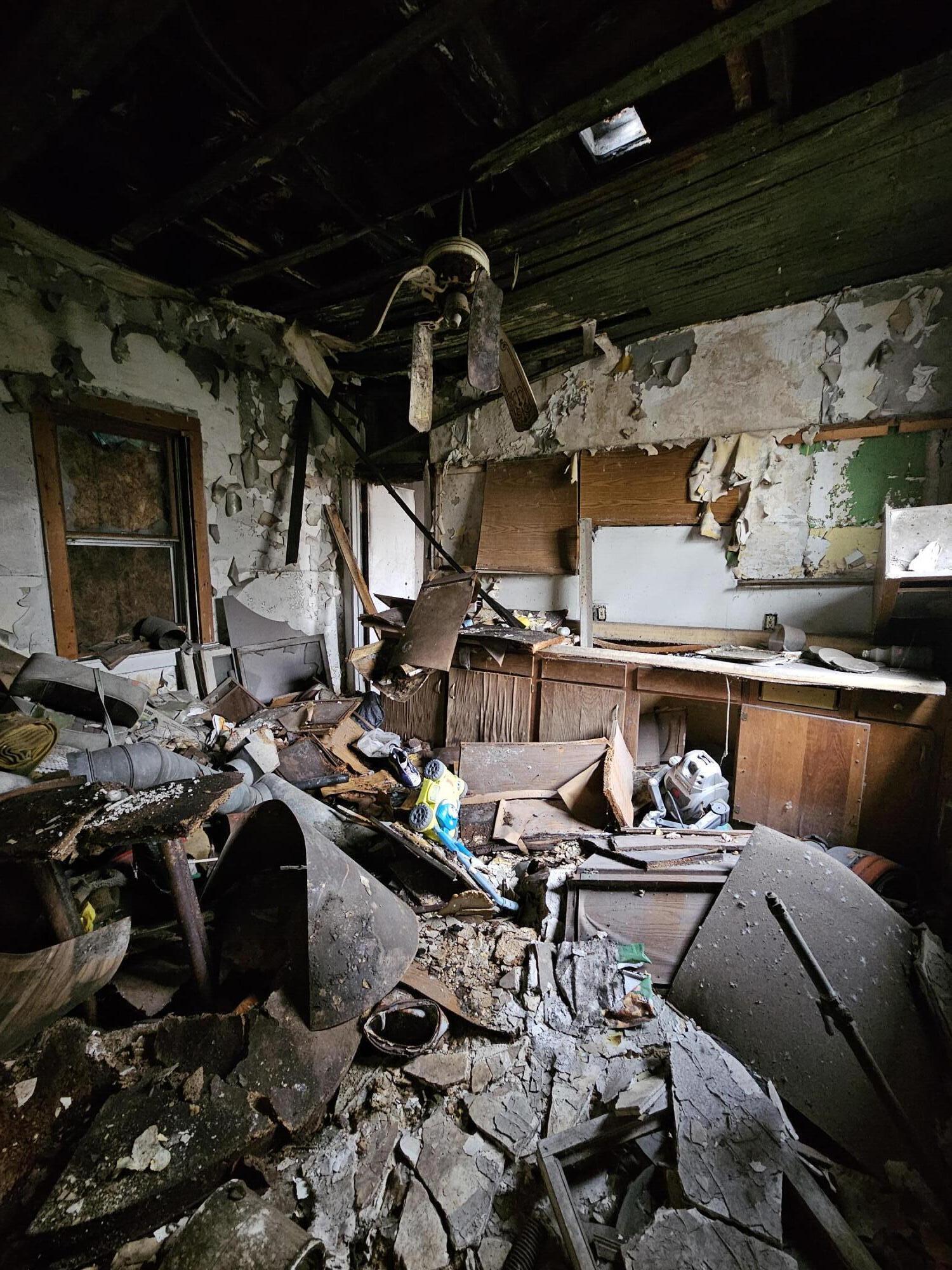 1695 West 10th Avenue Gary, IN 46404 - Photo 12 of 18 1500x2000