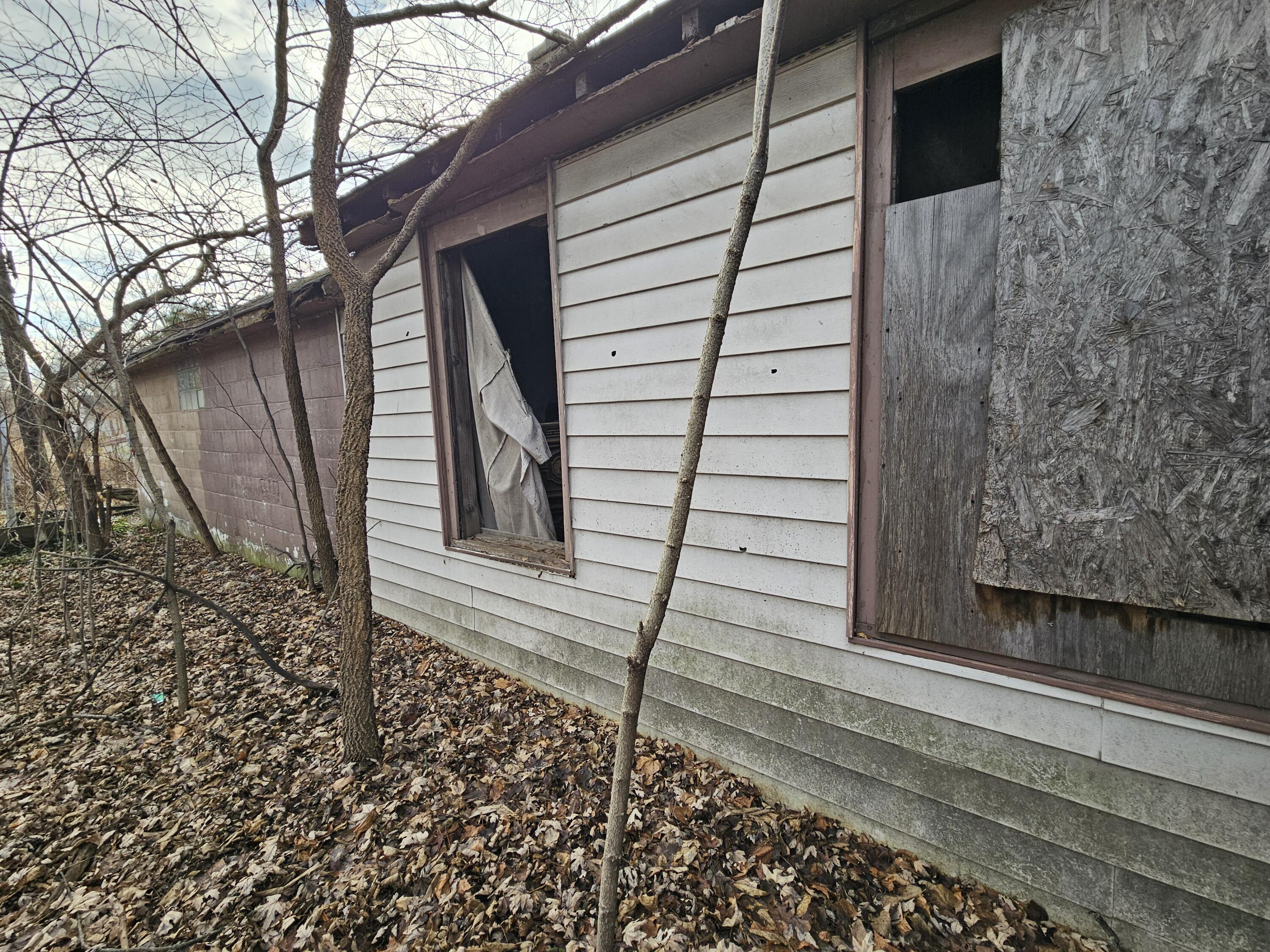 1695 West 10th Avenue Gary, IN 46404 - Photo 5 of 18 3000x2250