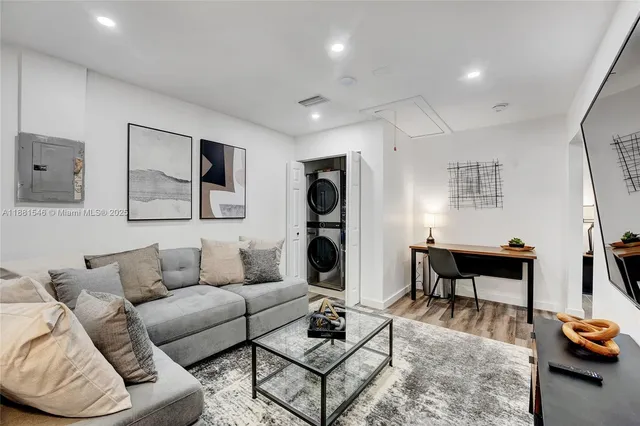 $1,720,000 | 14330 Southwest 20th Street, Davie, FL 33325