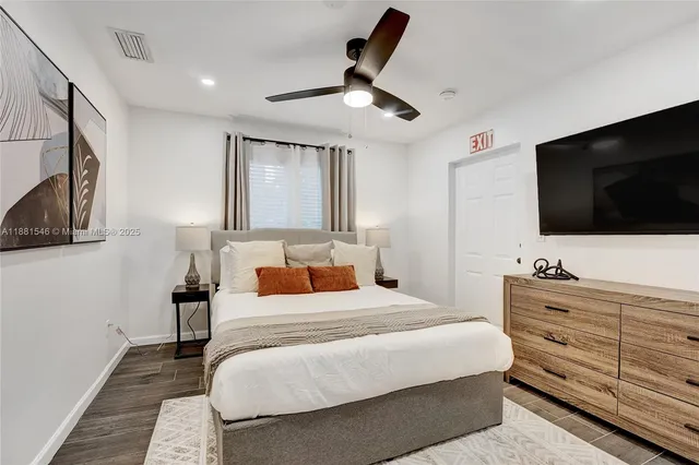 $1,720,000 | 14330 Southwest 20th Street, Davie, FL 33325