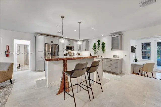 $1,720,000 | 14330 Southwest 20th Street, Davie, FL 33325