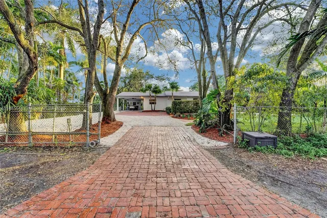 $1,720,000 | 14330 Southwest 20th Street, Davie, FL 33325