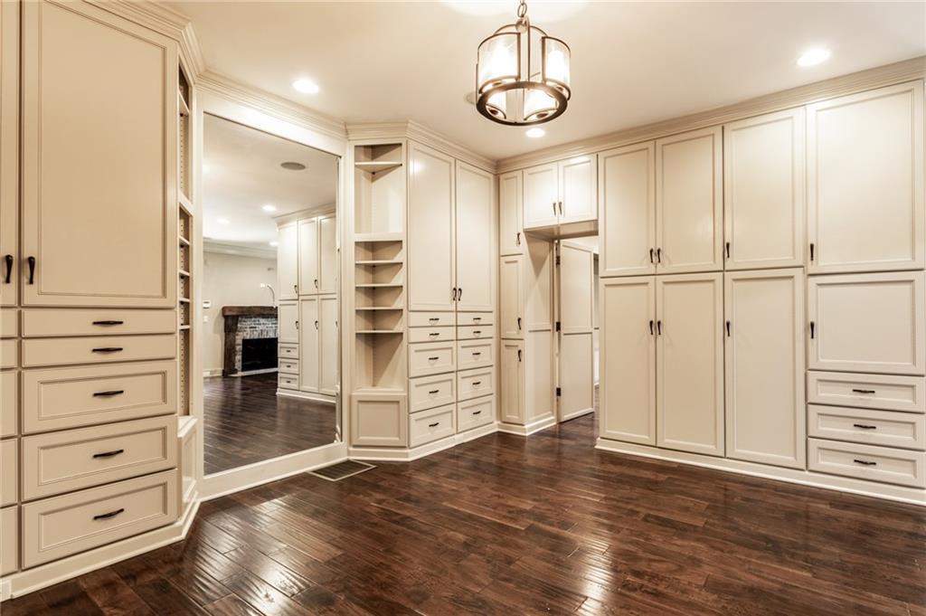 11595 Ditch Road Carmel, IN 46032 - Photo 17 of 59 Gallery Image 17