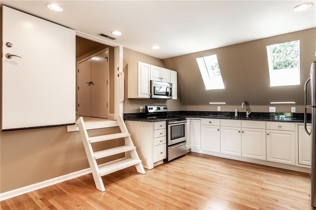 11595 Ditch Road Carmel, IN 46032 - Photo 36 of 59 Gallery Image 36