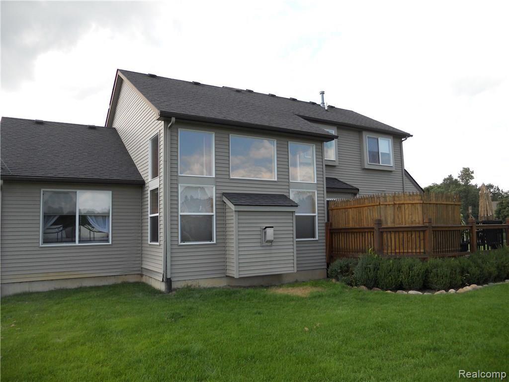 2241 Ridgewood Drive Howell, MI 48843 - Photo 3 of 44 Rear