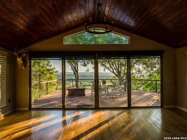 $1,875,000 | 217 Saddle Wood Trail, Comfort, TX 78013