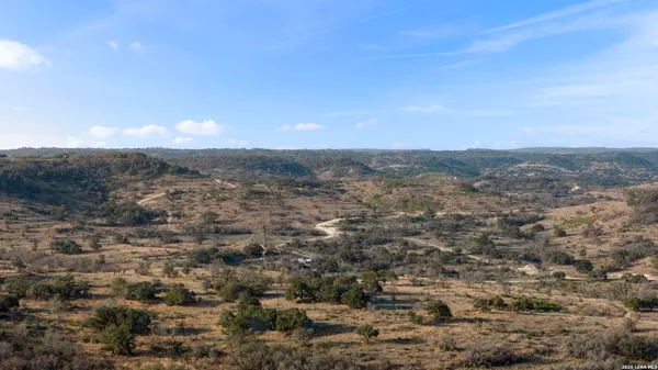 $1,875,000 | 217 Saddle Wood Trail, Comfort, TX 78013