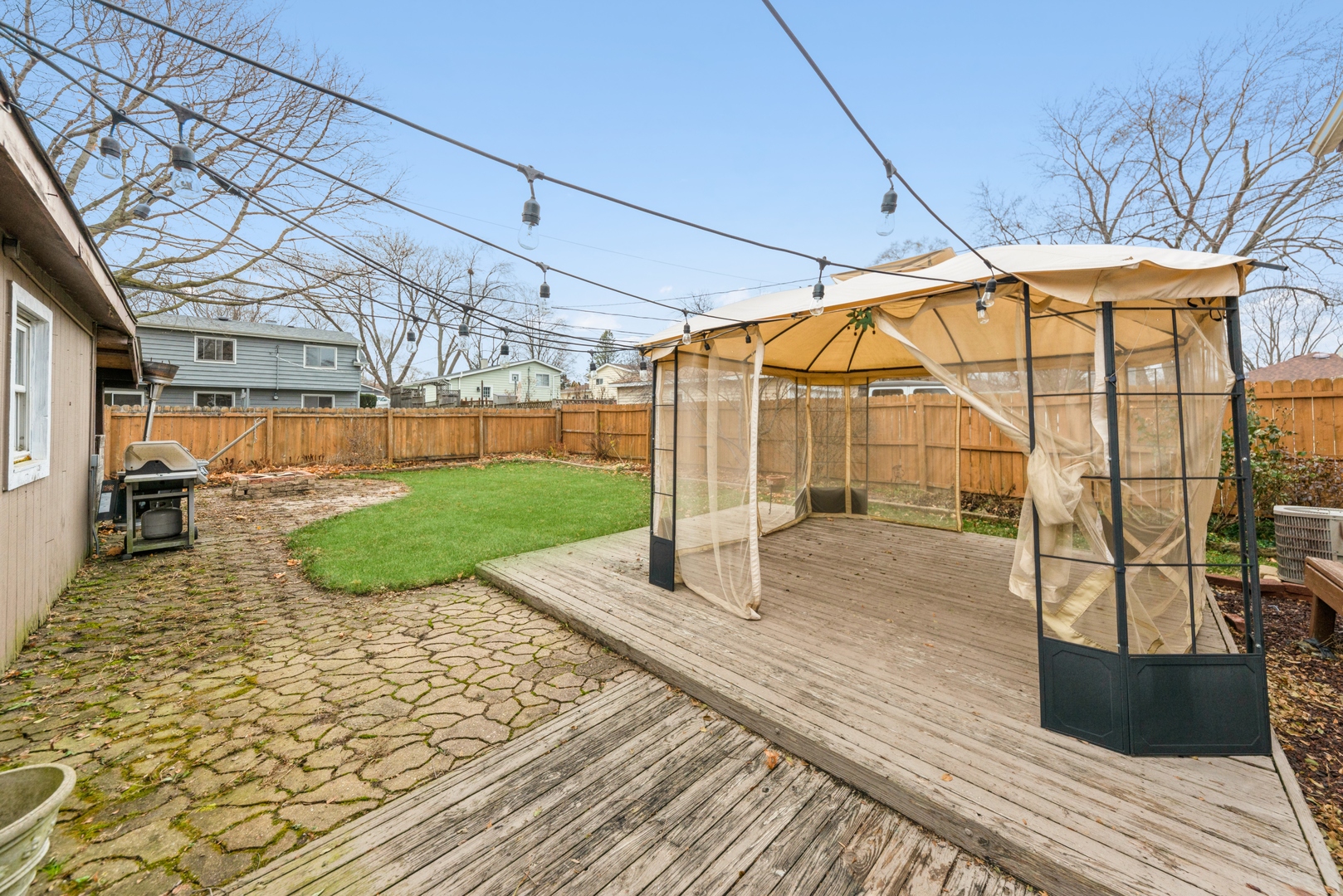 219 North Butterfield Road Libertyville, IL 60048 - Photo 13 of 14 a view of a backyard