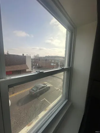 $1,200 | 104 1/2 West Michigan Street, Unit 4, Lagrange, IN 46761