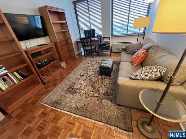 $3,600 | 300 Winston Drive, Unit 2118, Cliffside Park, NJ 07010