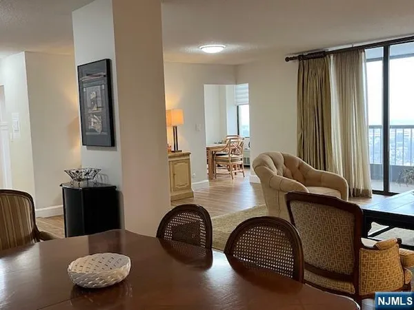 $3,600 | 300 Winston Drive, Unit 2118, Cliffside Park, NJ 07010
