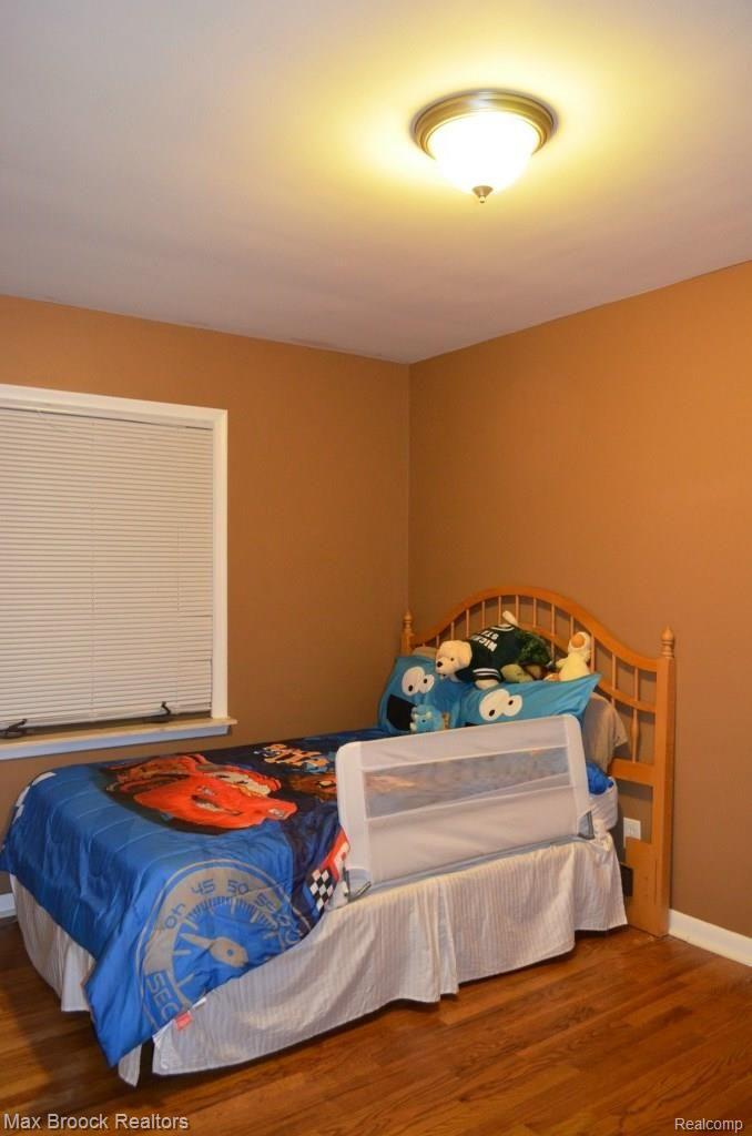 32045 Bonnet Hill Road Farmington, MI 48334 - Photo 14 of 17 Bedroom 2
