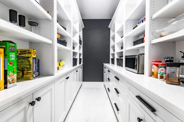 $3,100,000 | 740 67th Place, Willowbrook, IL 60527