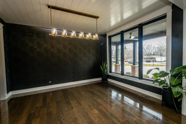 $3,100,000 | 740 67th Place, Willowbrook, IL 60527