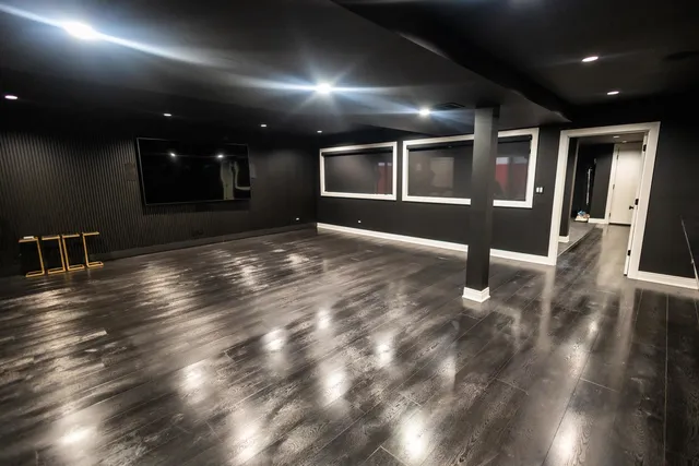 $3,100,000 | 740 67th Place, Willowbrook, IL 60527